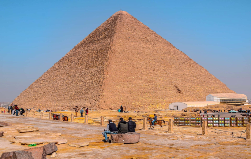 Day Tour: Pyramids, Sphinx & Egyptian Museum Adventure